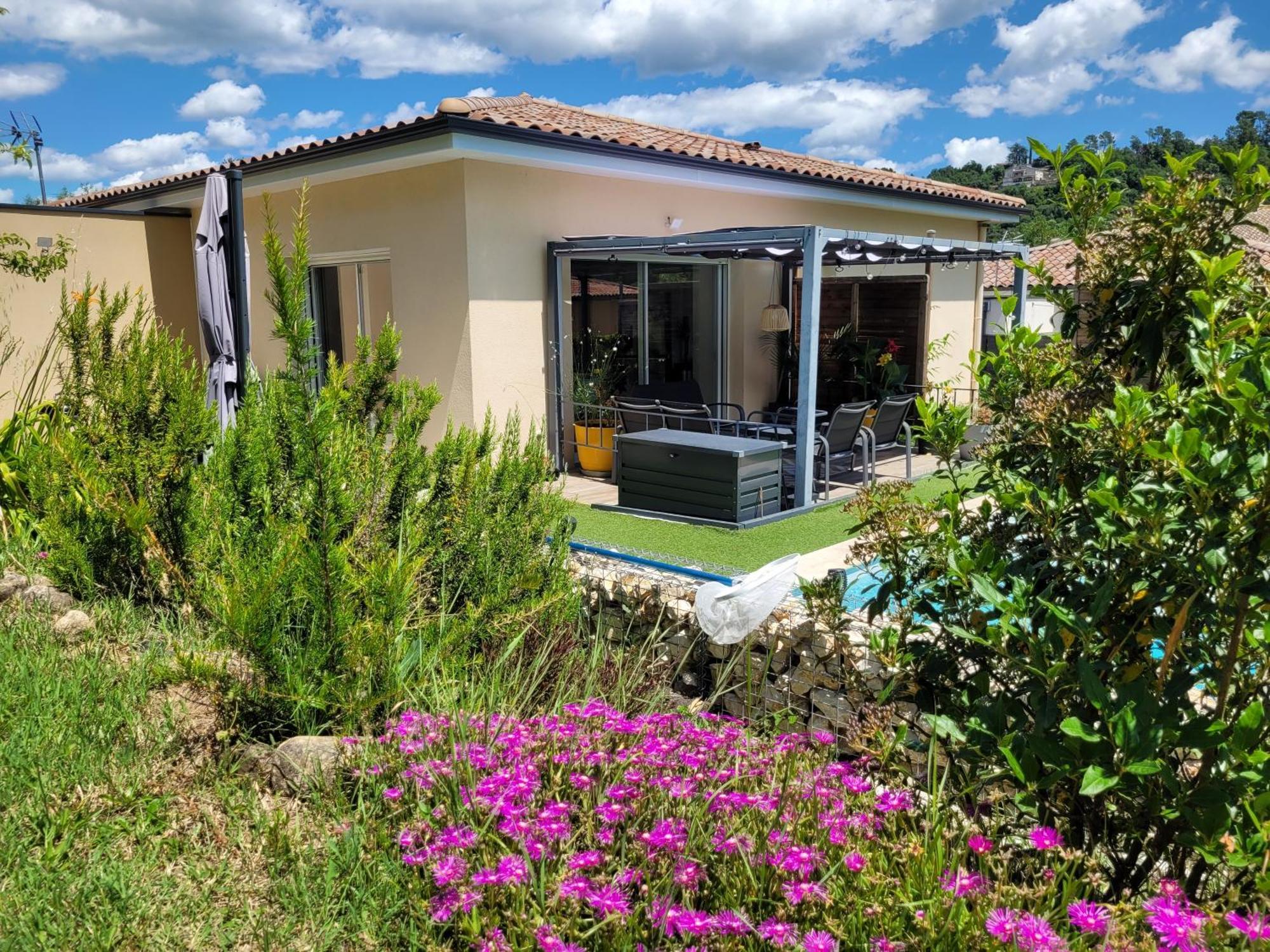 La Villa Des Papillons De Dugradus Aubenas Exterior foto